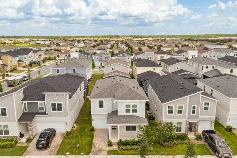 House in Kissimmee, Florida 8 bedrooms, 277.5 sq.m. № 2226583 - photo 3
