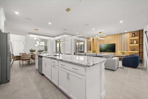 House in Kissimmee, Florida 8 bedrooms, 277.5 sq.m. № 2226583 - photo 7