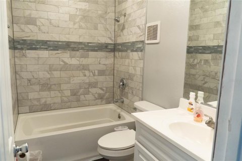 Touwnhouse à vendre à Orlando, Floride: 3 chambres, 100.8 m2 № 1725138 - photo 24