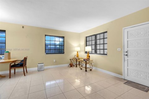 Villa ou maison à vendre à Miami, Floride: 3 chambres, 86.4 m2 № 2008844 - photo 7