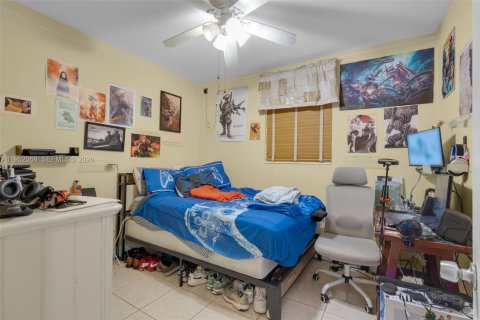 Villa ou maison à vendre à Miami, Floride: 3 chambres, 86.4 m2 № 2008844 - photo 16