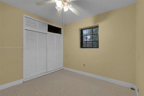 Villa ou maison à vendre à Miami, Floride: 3 chambres, 86.4 m2 № 2008844 - photo 14