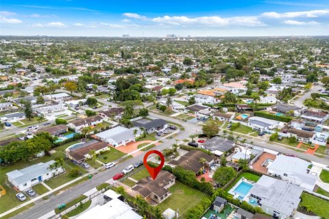 Villa ou maison à vendre à Miami, Floride: 3 chambres, 86.4 m2 № 2008844 - photo 28