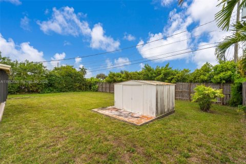 Villa ou maison à vendre à Miami, Floride: 3 chambres, 86.4 m2 № 2008844 - photo 22