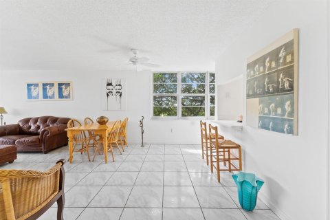 Condo in Davie, Florida, 2 bedrooms № 2078117 - photo 6
