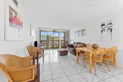 Condo in Davie, Florida, 2 bedrooms № 2078117 - photo 4