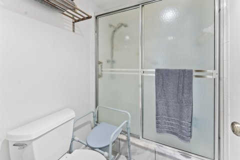 Condo in Davie, Florida, 2 bedrooms № 2078117 - photo 14