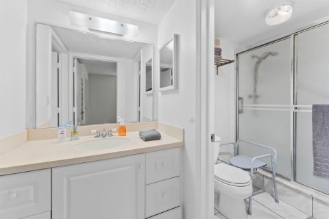 Condo in Davie, Florida, 2 bedrooms № 2078117 - photo 13