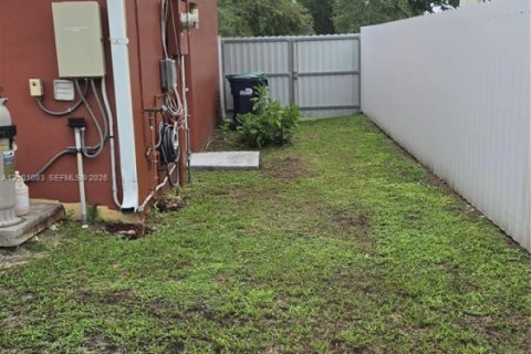 House in Cutler Bay, Florida 4 bedrooms, 183.76 sq.m. № 2402432 - photo 4