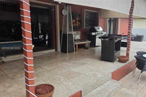 House in Cutler Bay, Florida 4 bedrooms, 183.76 sq.m. № 2402432 - photo 29