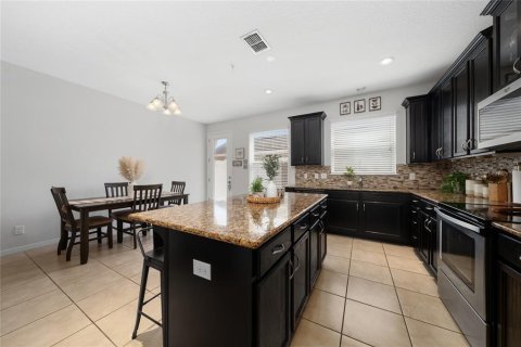 Townhouse in Orlando, Florida 3 bedrooms, 143.91 sq.m. № 2224329 - photo 14