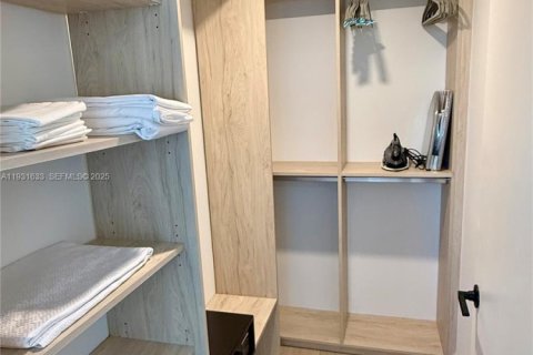 Купить кондоминиум в Майами, Флорида 1 спальня, 56.48м2, № 2034781 - фото 6