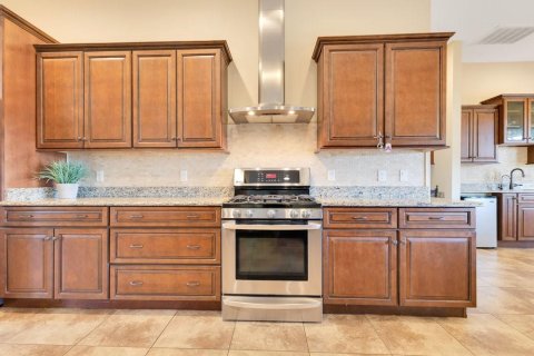 House in Winter Garden, Florida 6 bedrooms, 364.36 sq.m. № 1649191 - photo 17