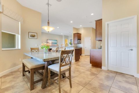 House in Winter Garden, Florida 6 bedrooms, 364.36 sq.m. № 1649191 - photo 22