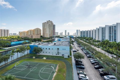 Copropriété à vendre à Aventura, Floride: 3 chambres, 167.04 m2 № 1946327 - photo 8