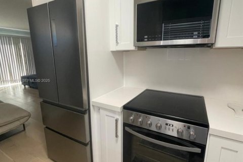 Condominio en venta en Miami Beach, Florida, 1 dormitorio, 70.42 m2 № 1992821 - foto 15