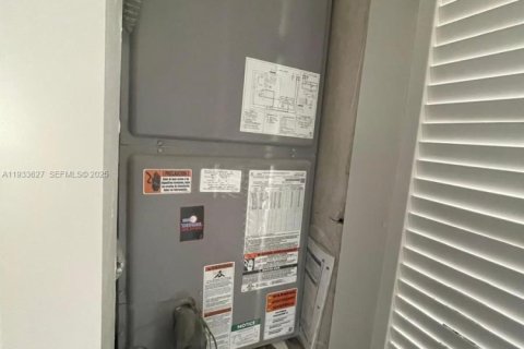 Condominio en venta en Miami Beach, Florida, 1 dormitorio, 70.42 m2 № 1992821 - foto 7