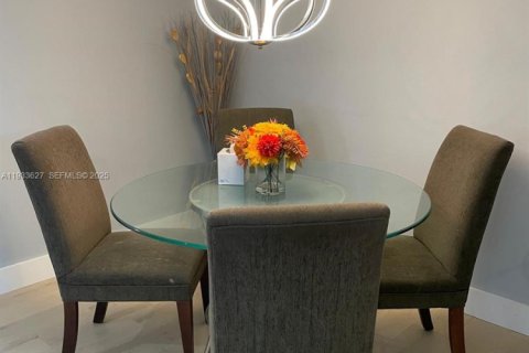 Condominio en venta en Miami Beach, Florida, 1 dormitorio, 70.42 m2 № 1992821 - foto 11