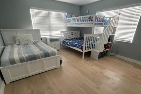 Condominio en venta en Miami Beach, Florida, 1 dormitorio, 70.42 m2 № 1992821 - foto 2