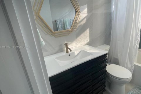 Condominio en venta en Miami Beach, Florida, 1 dormitorio, 70.42 m2 № 1992821 - foto 5