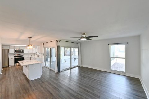 House in Tampa, Florida 3 bedrooms, 168.9 sq.m. № 1639941 - photo 19