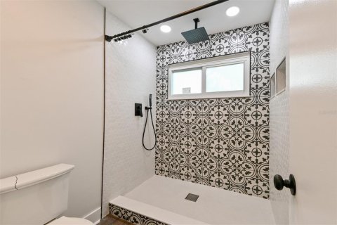 House in Tampa, Florida 3 bedrooms, 168.9 sq.m. № 1639941 - photo 27