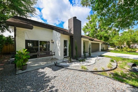 House in Tampa, Florida 3 bedrooms, 168.9 sq.m. № 1639941 - photo 5