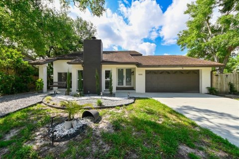 House in Tampa, Florida 3 bedrooms, 168.9 sq.m. № 1639941 - photo 1