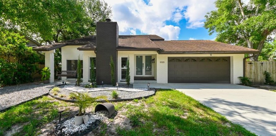 House in Tampa, Florida 3 bedrooms, 168.9 sq.m. № 1639941