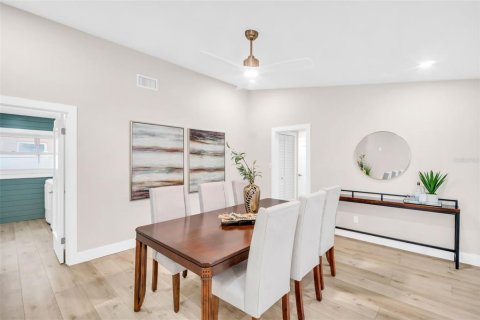 Casa en venta en Dunedin, Florida, 4 dormitorios, 185.8 m2 № 1917821 - foto 17