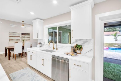 Casa en venta en Dunedin, Florida, 4 dormitorios, 185.8 m2 № 1917821 - foto 9