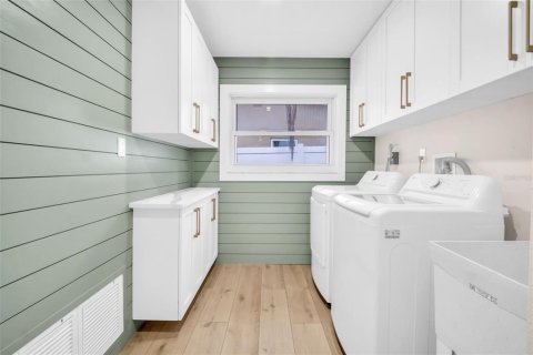 Casa en venta en Dunedin, Florida, 4 dormitorios, 185.8 m2 № 1917821 - foto 19