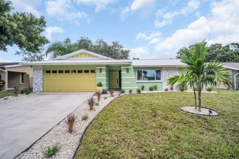 Casa en venta en Dunedin, Florida, 4 dormitorios, 185.8 m2 № 1917821 - foto 1