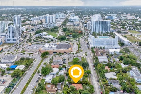 House in Hollywood, Florida 2 bedrooms, 157.93 sq.m. № 2254023 - photo 4