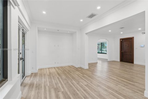 House in Hollywood, Florida 2 bedrooms, 157.93 sq.m. № 2254023 - photo 27