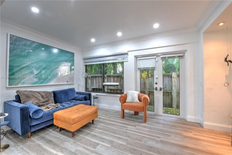 House in Hollywood, Florida 2 bedrooms, 157.93 sq.m. № 2254023 - photo 30