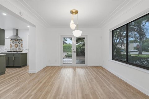 House in Hollywood, Florida 2 bedrooms, 157.93 sq.m. № 2254023 - photo 25