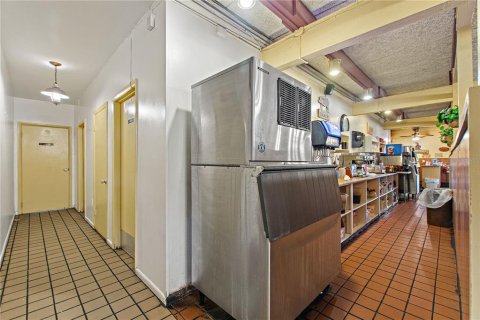 Propiedad comercial en venta en Winter Haven, Florida, 432.83 m2 № 1906408 - foto 9