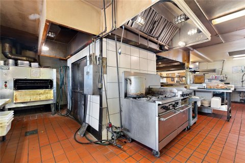 Propiedad comercial en venta en Winter Haven, Florida, 432.83 m2 № 1906408 - foto 12