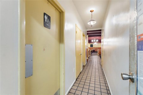 Propiedad comercial en venta en Winter Haven, Florida, 432.83 m2 № 1906408 - foto 8