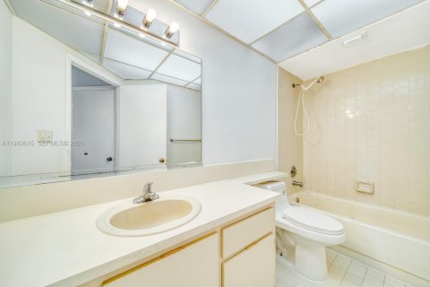 Condominio en venta en Doral, Florida, 2 dormitorios, 96.25 m2 № 2028312 - foto 25