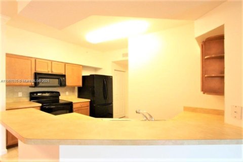 Condo in West Palm Beach, Florida, 2 bedrooms  № 1890121 - photo 8