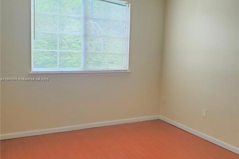 Condo in West Palm Beach, Florida, 2 bedrooms  № 1890121 - photo 18