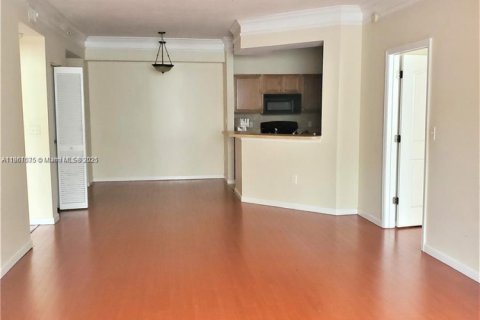 Condo in West Palm Beach, Florida, 2 bedrooms  № 1890121 - photo 4