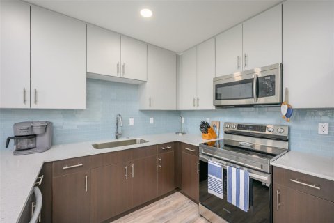 Condominio en alquiler en Sarasota, Florida, 2 dormitorios, 89 m2 № 1069434 - foto 12