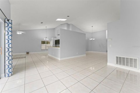 Villa ou maison à vendre à Orlando, Floride: 5 chambres, 217.48 m2 № 2142399 - photo 5