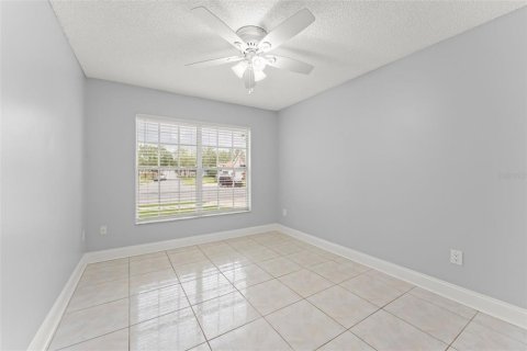 Villa ou maison à vendre à Orlando, Floride: 5 chambres, 217.48 m2 № 2142399 - photo 25