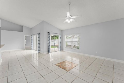 Villa ou maison à vendre à Orlando, Floride: 5 chambres, 217.48 m2 № 2142399 - photo 4