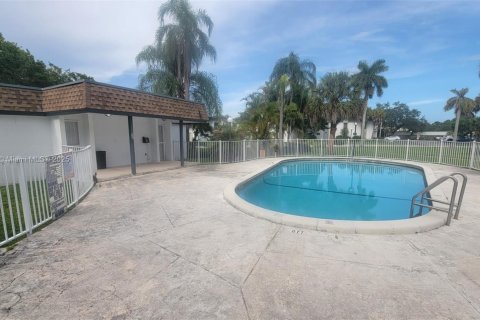 Copropriété à vendre à Miami, Floride: 2 chambres, 70.88 m2 № 1967551 - photo 4