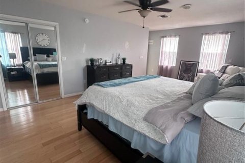Immobilier commercial à vendre à Saint Petersburg, Floride: 226.31 m2 № 2238309 - photo 8